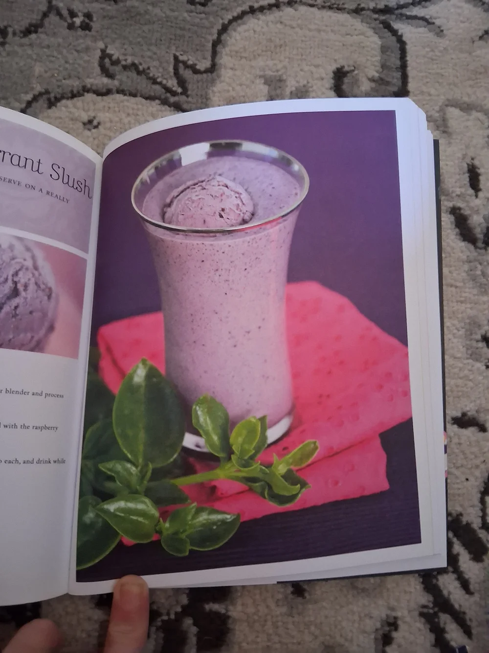 100 Best Smoothies & Juices Cookbook - Pink Cover